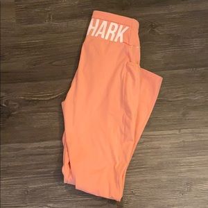 Gym shark leggings